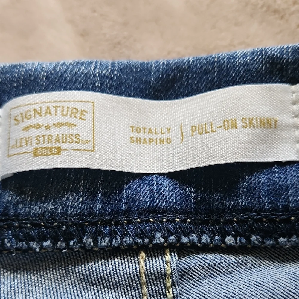 Signature by Levi Strauss Women's Skinny Jeans - Medium Blue Pull On 16TALL - Picture 2 of 6